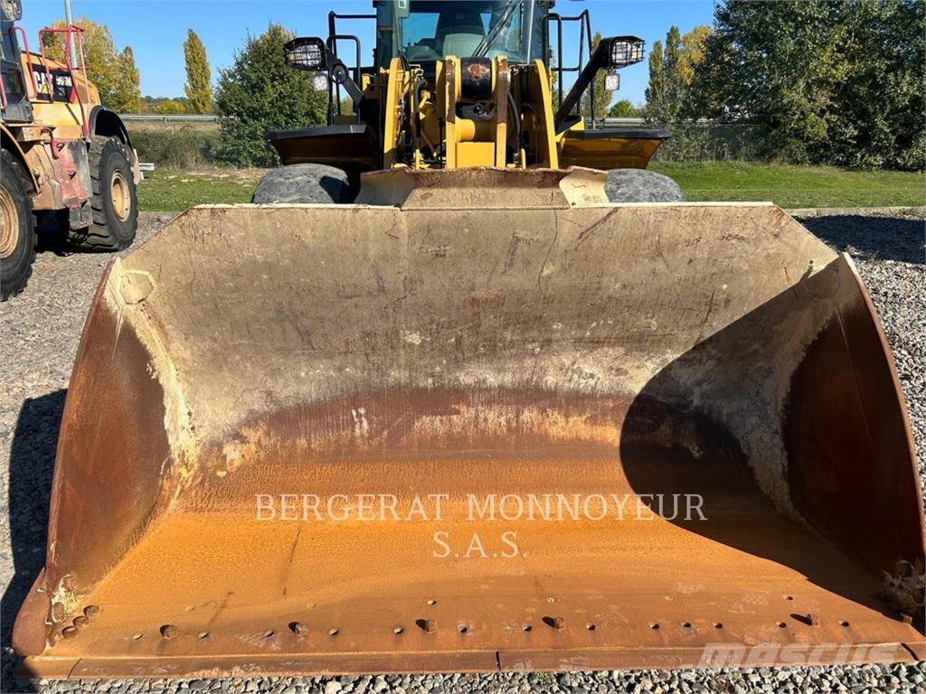 CAT 962M Rataslaadurid