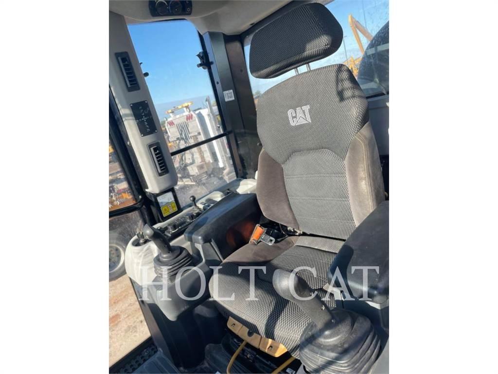 CAT 963 Rataslaadurid