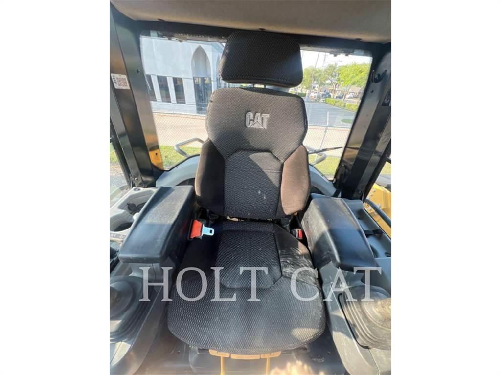 CAT 963 Roomiklaadurid