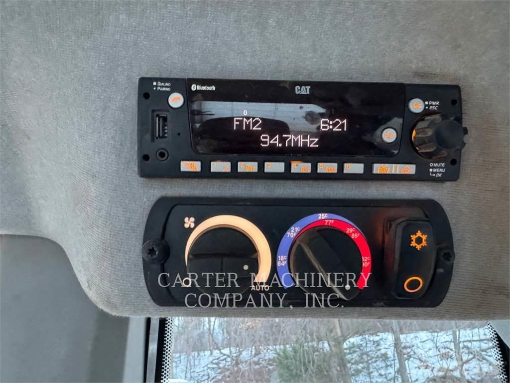 CAT 963-12 Roomiklaadurid