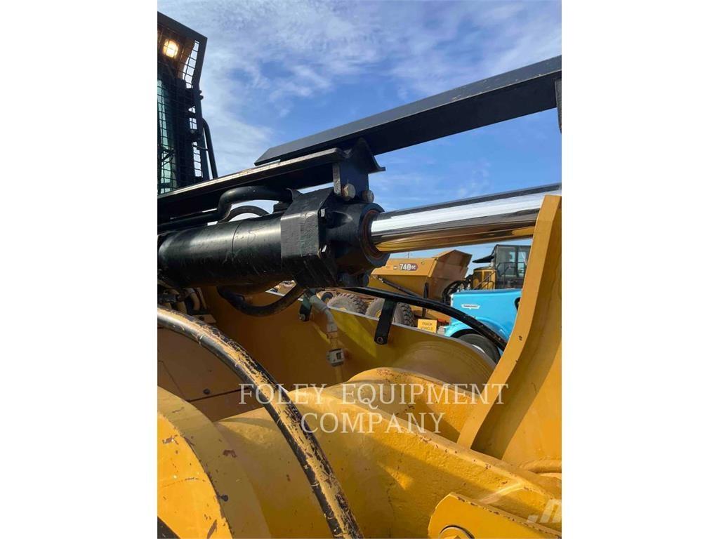 CAT 963D Roomiklaadurid