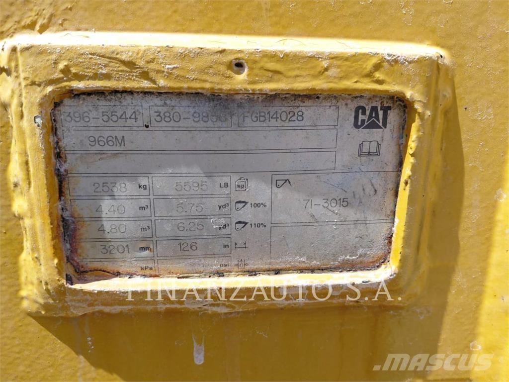 CAT 966 Rataslaadurid