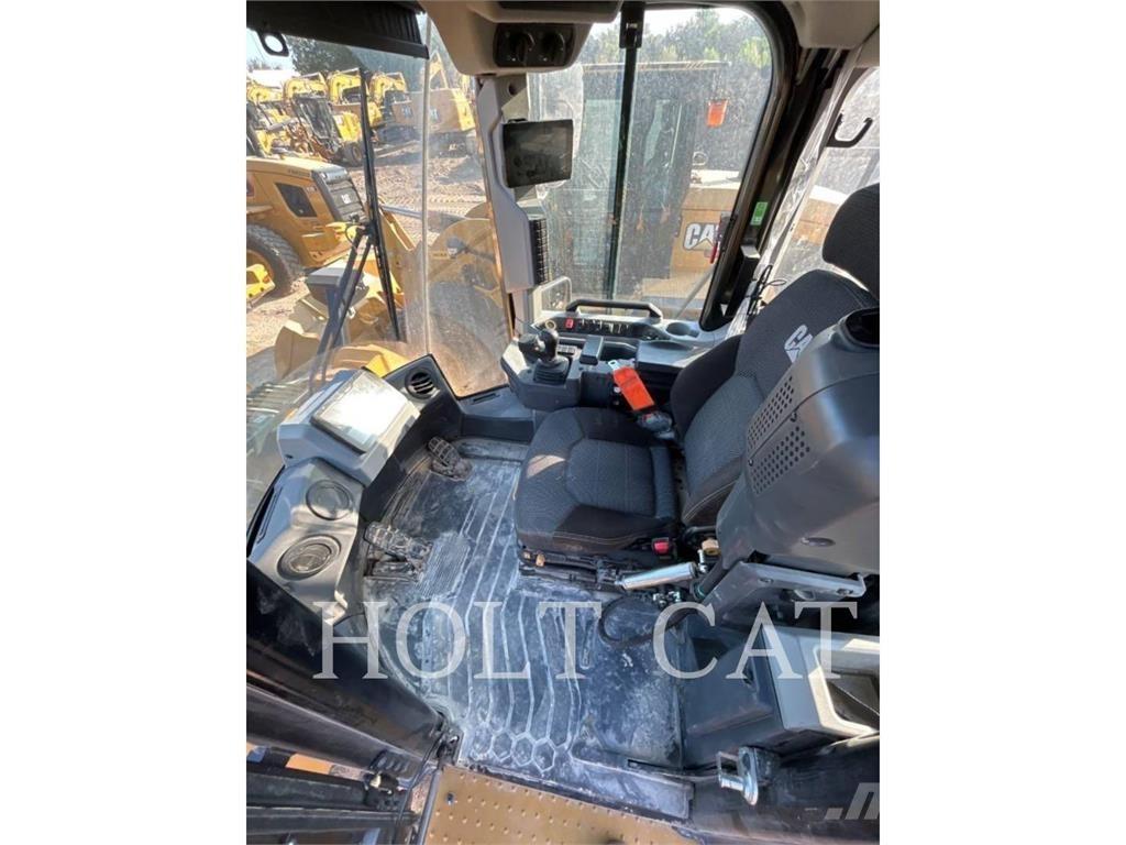 CAT 966 XE Rataslaadurid