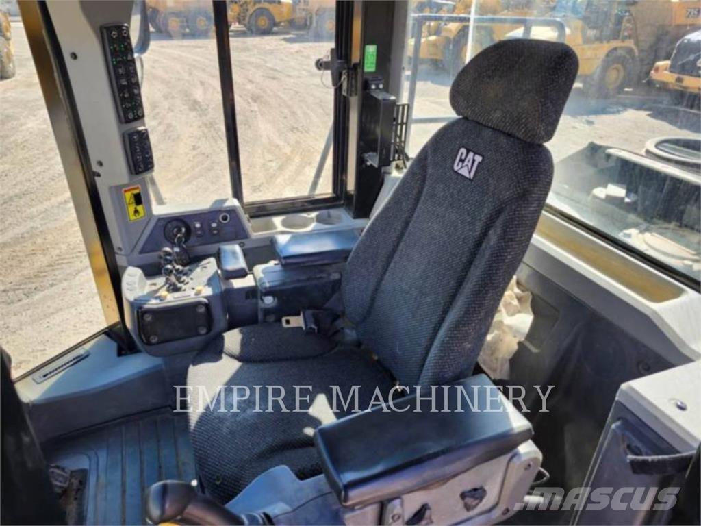 CAT 966K Rataslaadurid