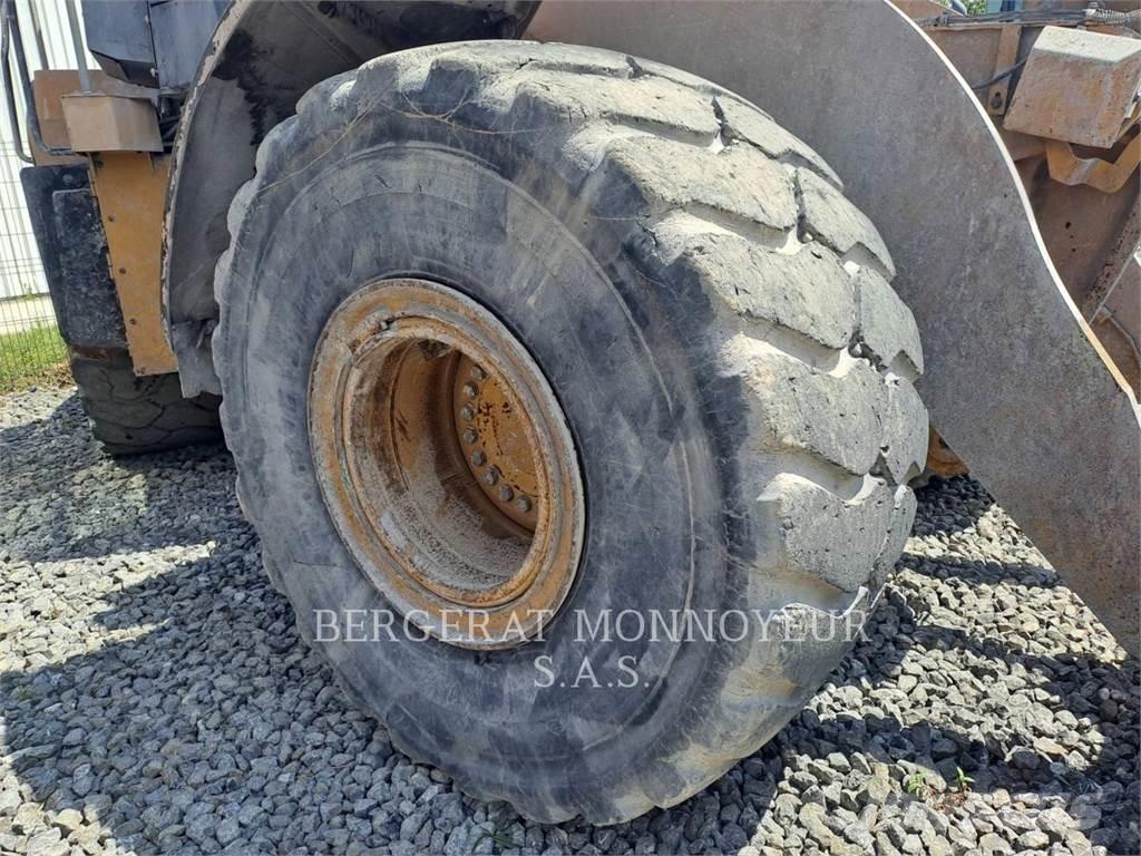 CAT 966M Rataslaadurid