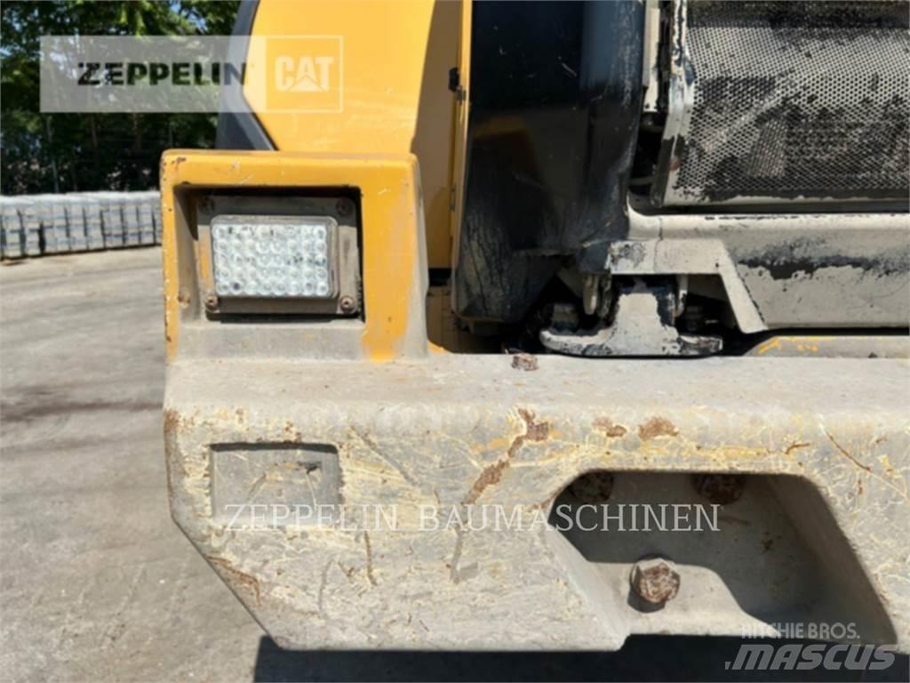 CAT 966M Rataslaadurid