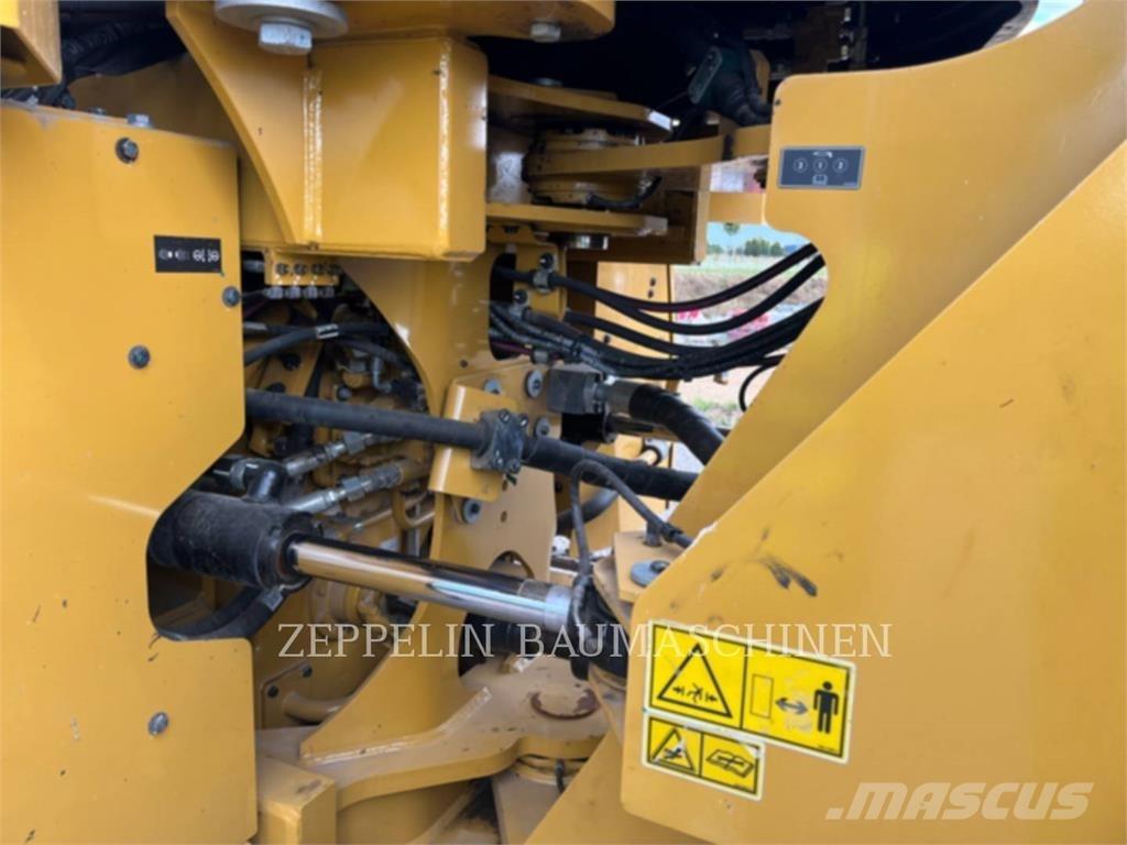 CAT 966M Rataslaadurid