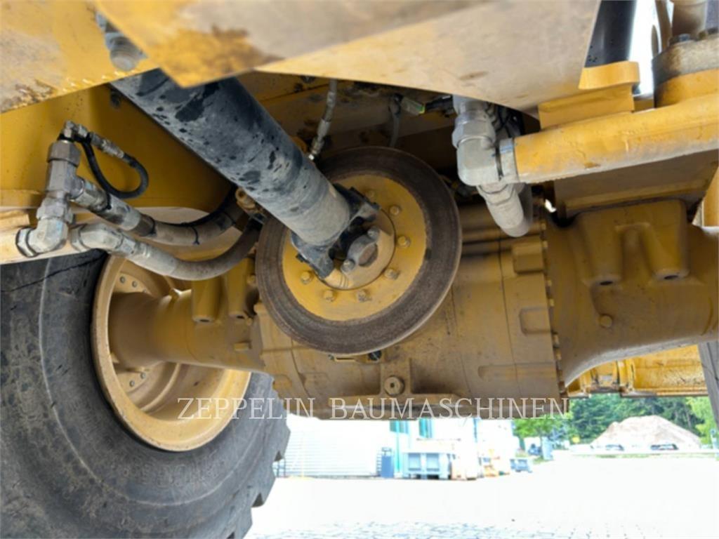 CAT 966M Rataslaadurid