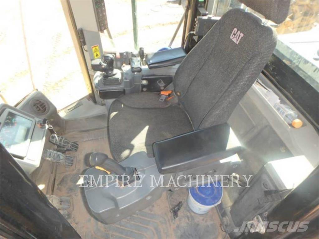 CAT 966M Rataslaadurid