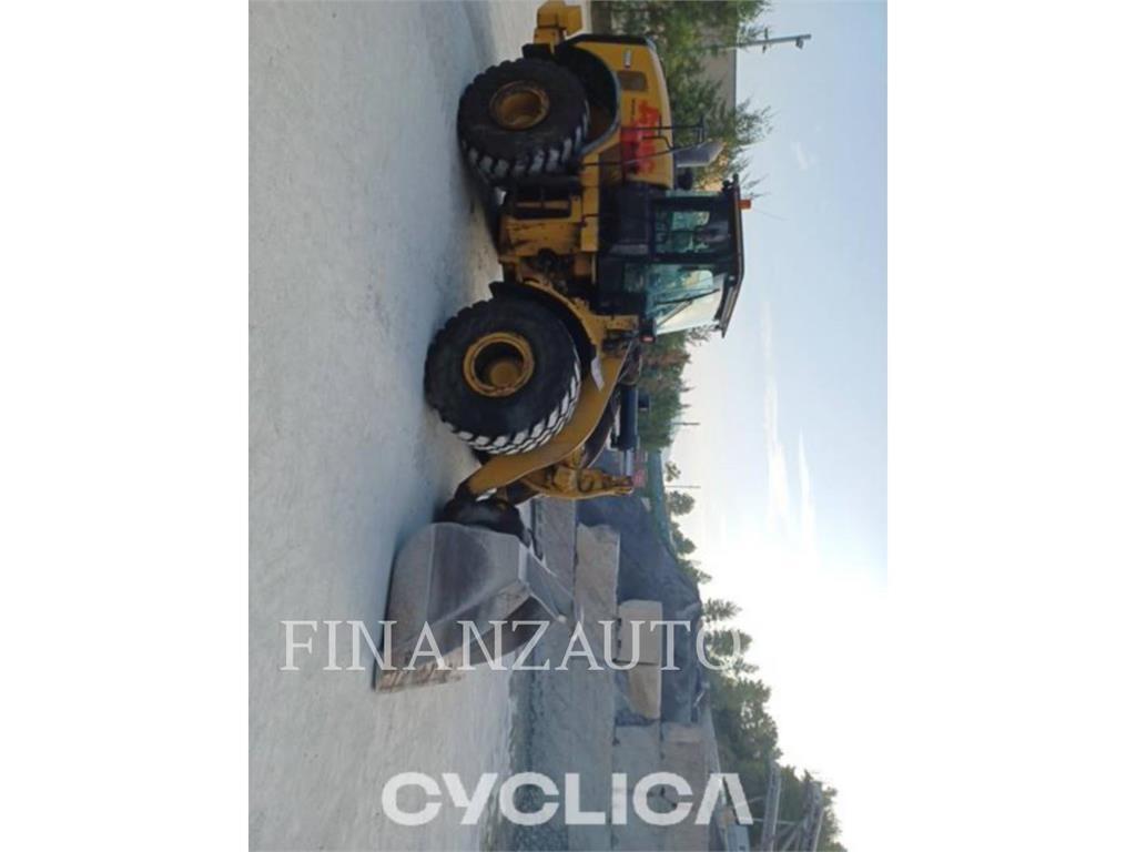 CAT 966M Rataslaadurid