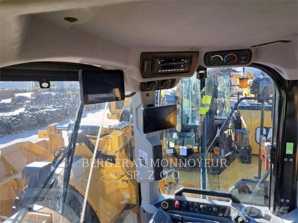 CAT 972 Rataslaadurid