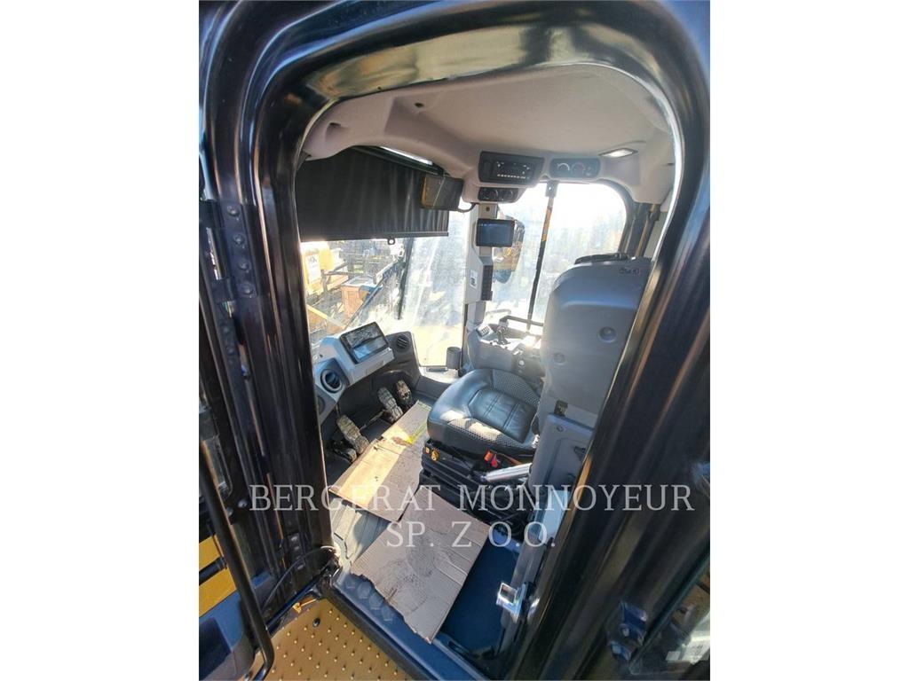 CAT 972 Rataslaadurid