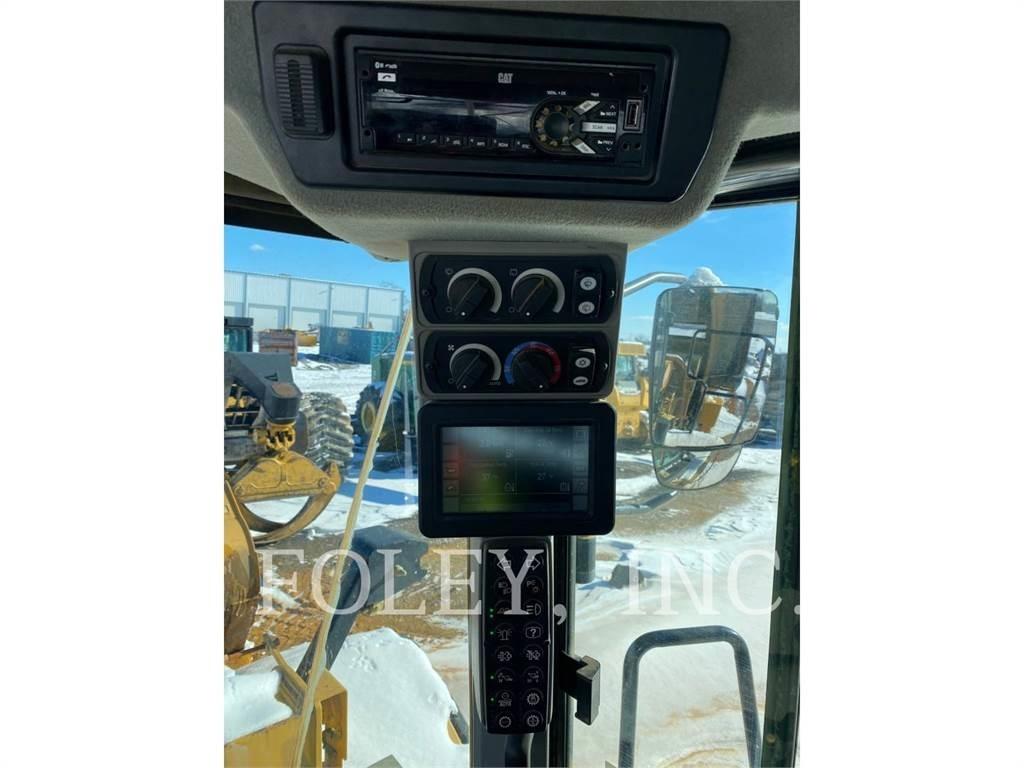 CAT 972M Rataslaadurid
