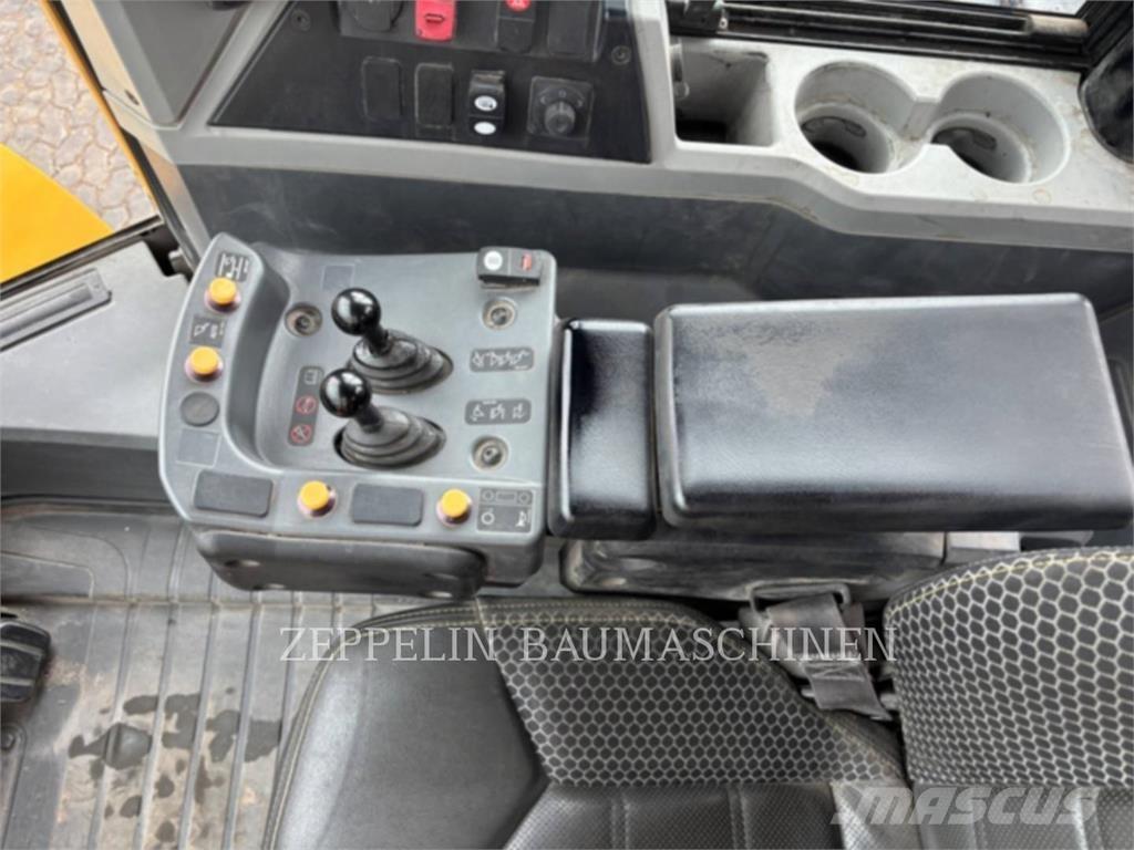 CAT 972M Rataslaadurid