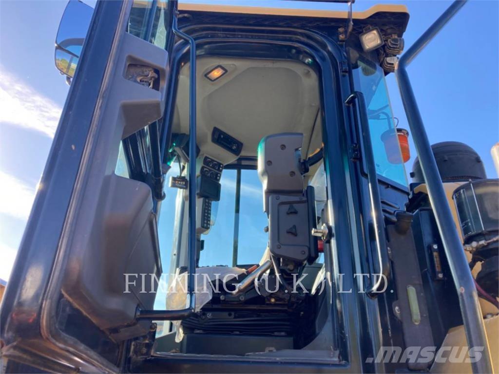 CAT 972M Rataslaadurid