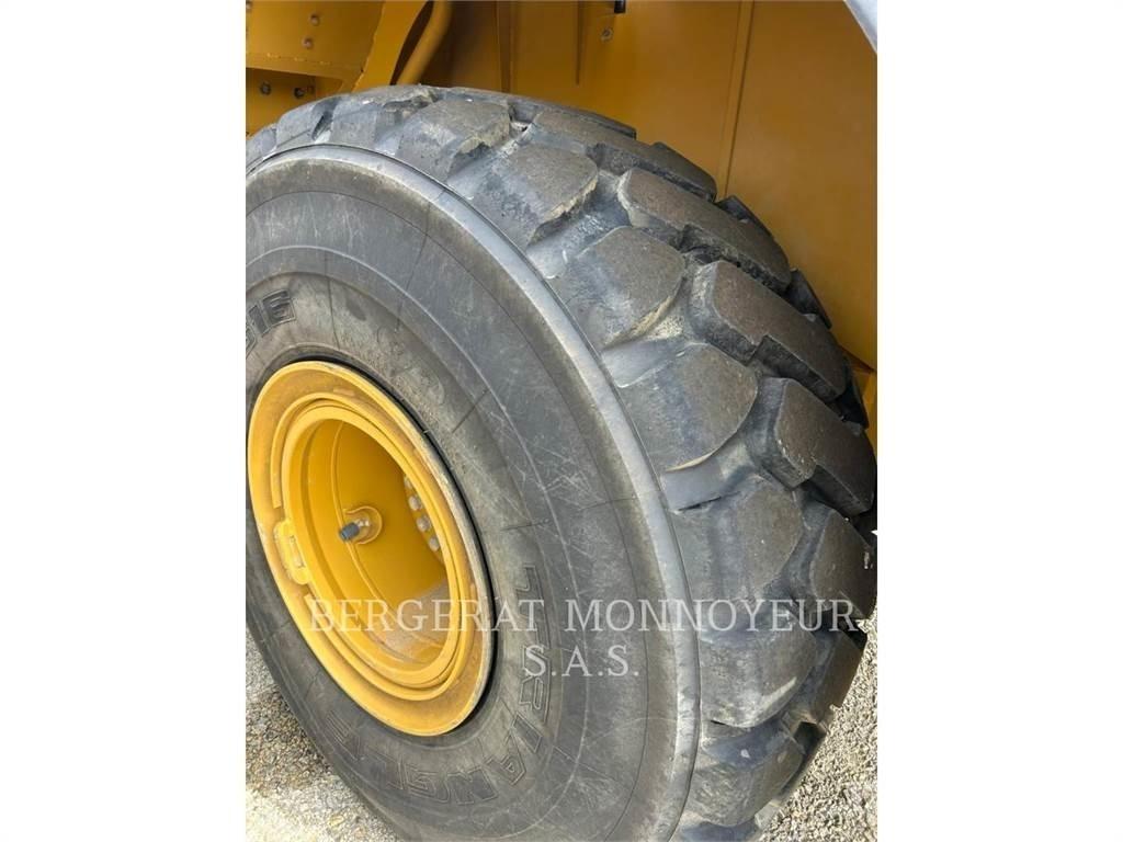CAT 972M XE Rataslaadurid