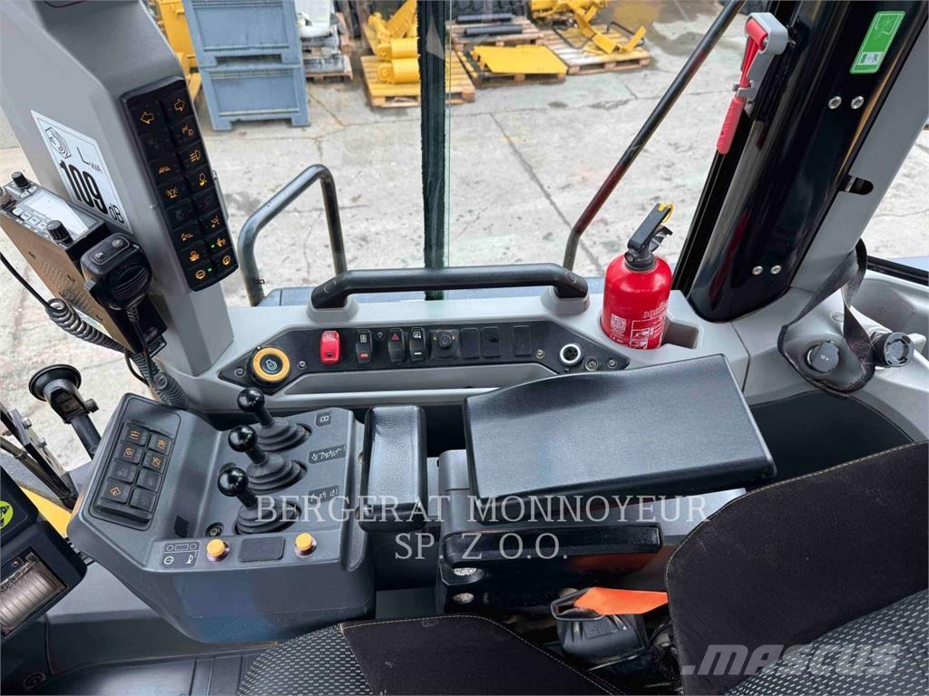 CAT 980 Rataslaadurid