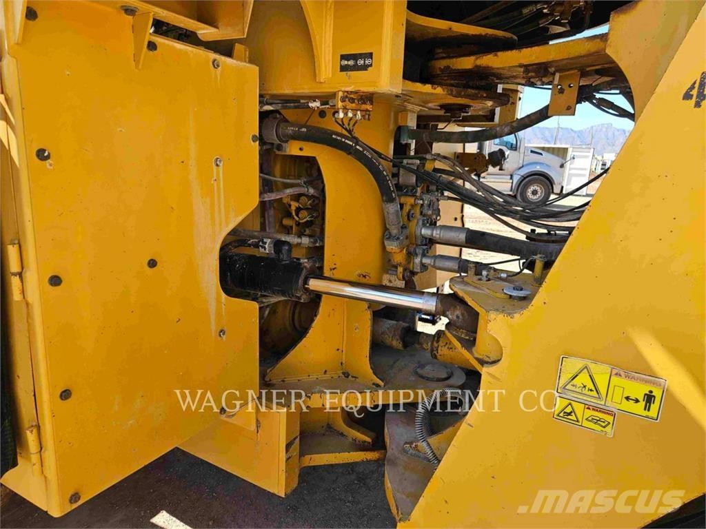 CAT 980M Rataslaadurid