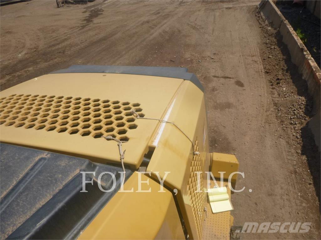 CAT 980M Rataslaadurid