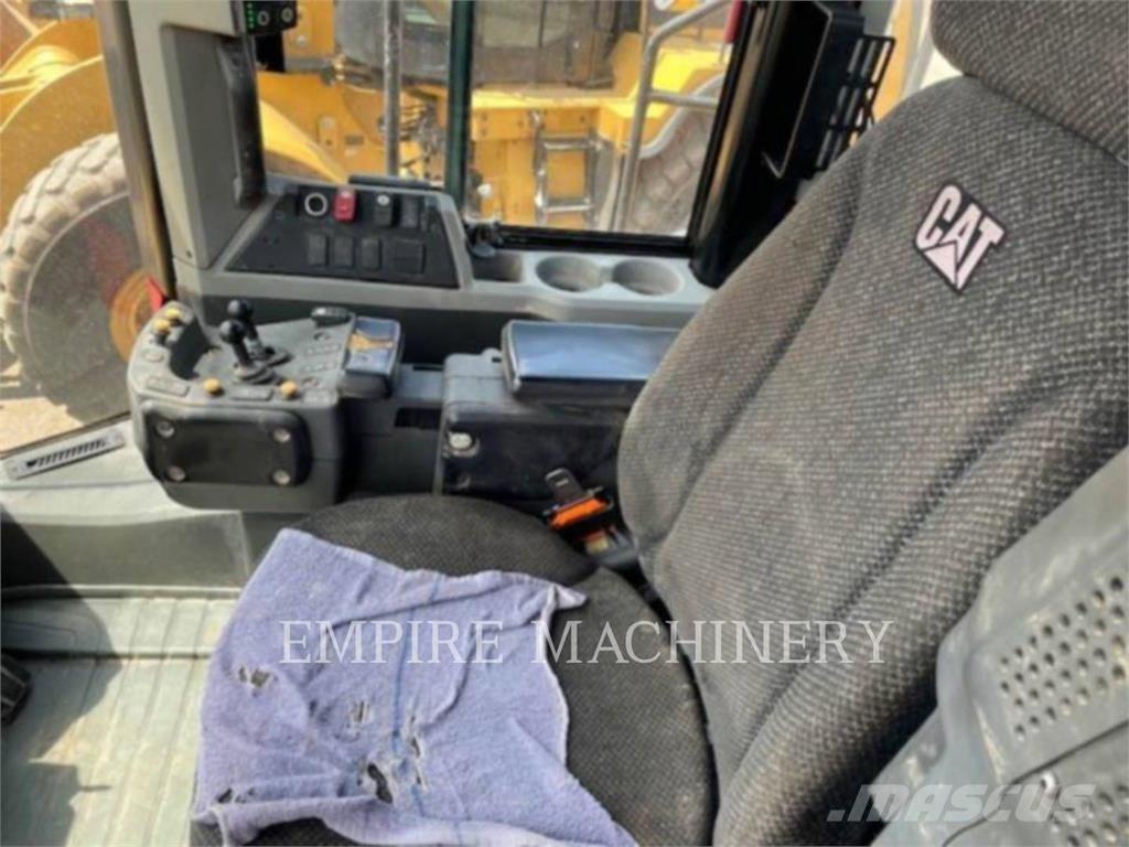 CAT 980M Rataslaadurid