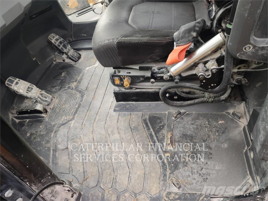 CAT 982-14XE Rataslaadurid