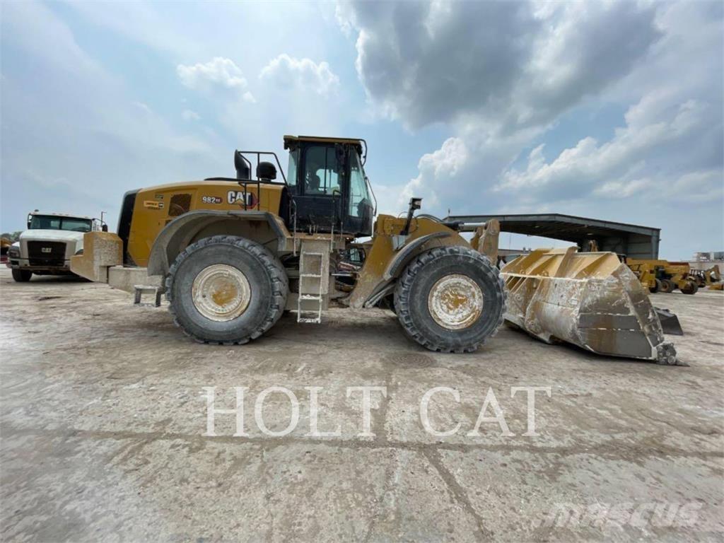 CAT 982 XE Rataslaadurid