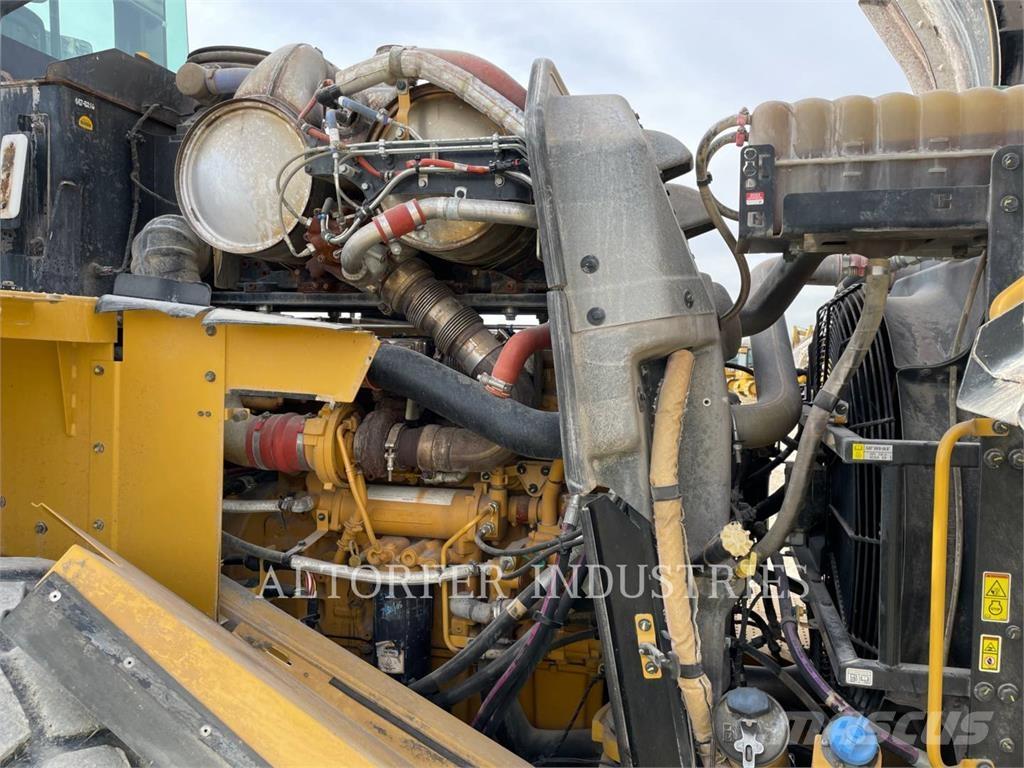 CAT 982M Rataslaadurid