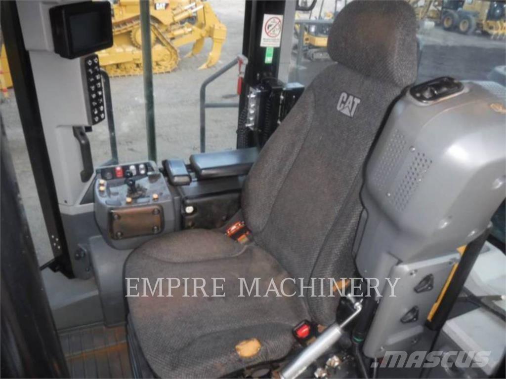 CAT 982M Rataslaadurid