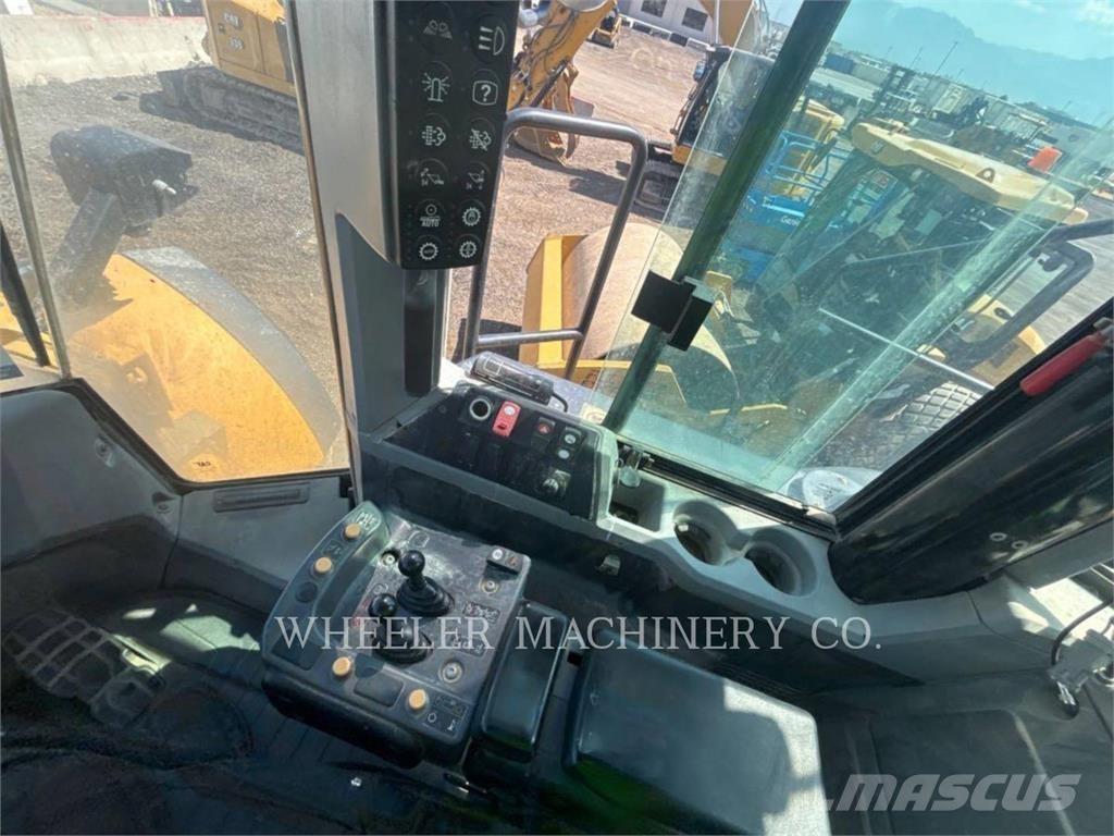 CAT 982M AOC Rataslaadurid