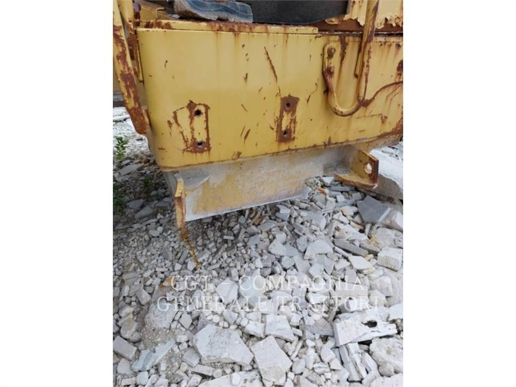 CAT 988 Rataslaadurid