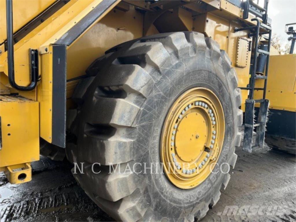 CAT 988K Rataslaadurid