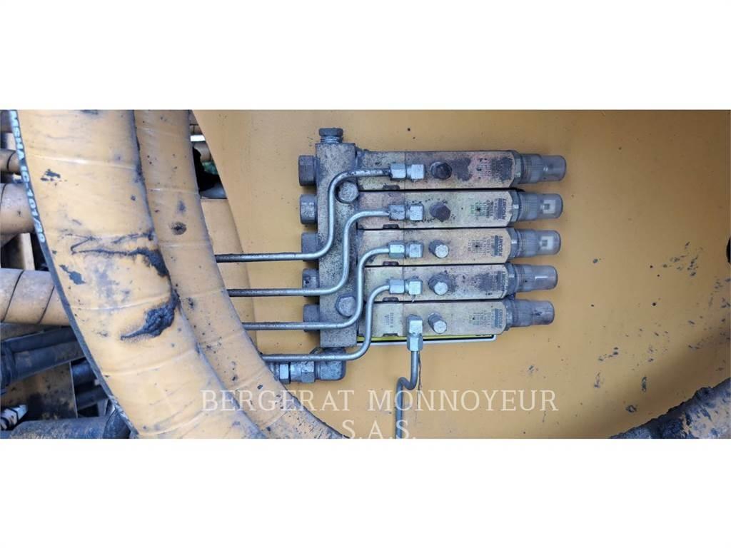 CAT 988K Rataslaadurid