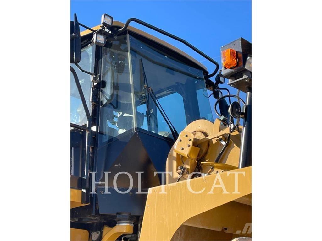 CAT 988K Rataslaadurid