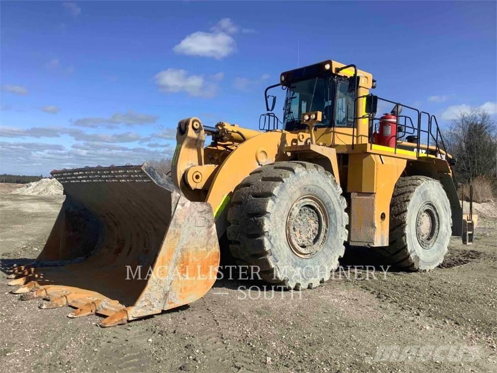 CAT 990 Rataslaadurid