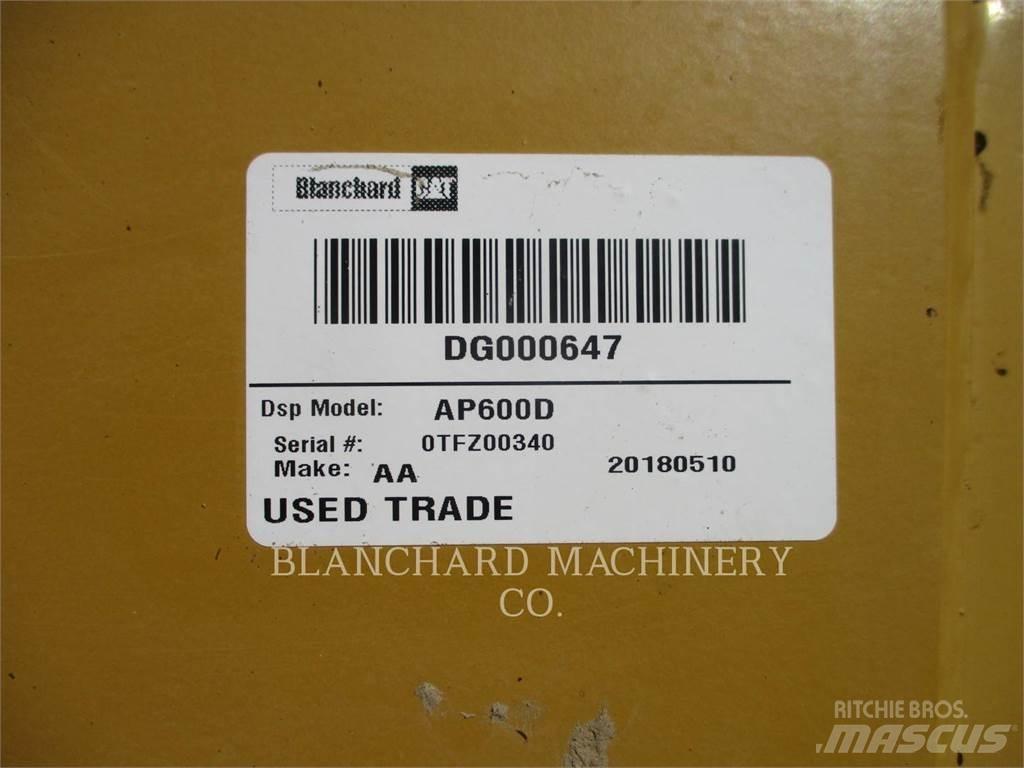 CAT AP-600D Asfaldilaoturid