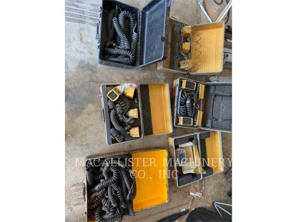 CAT AP1000B Asfaldilaoturid