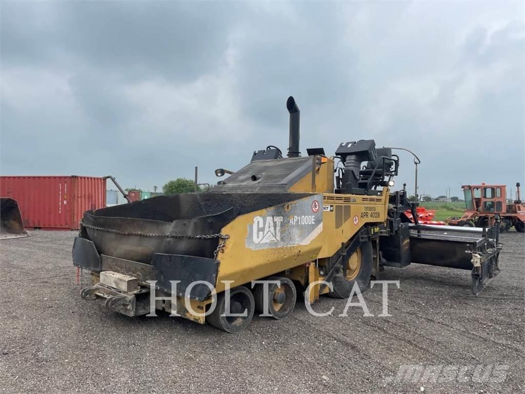 CAT AP1000E Rataslaadurid