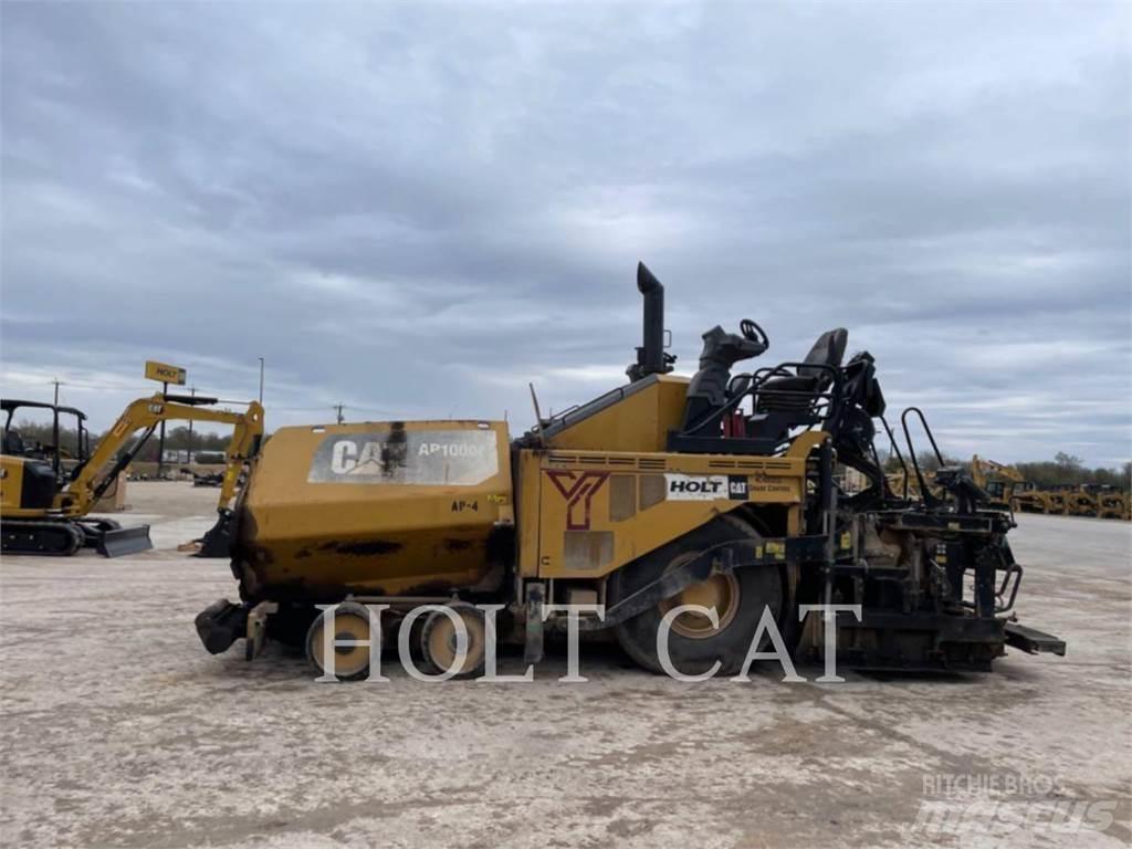 CAT AP1000F Ühe trumliga rullid