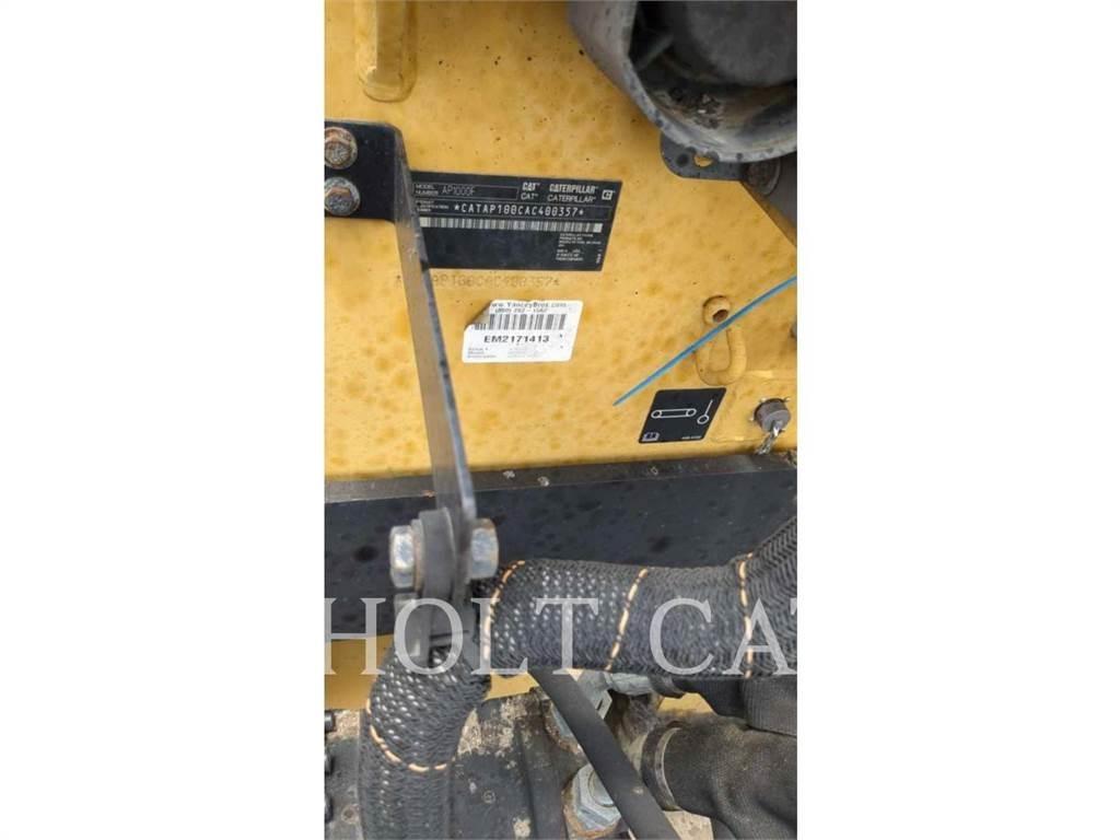 CAT AP1000F Ühe trumliga rullid