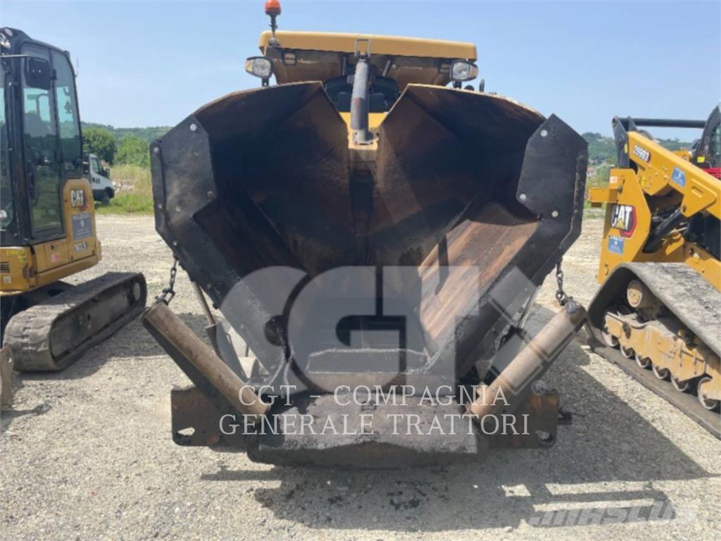 CAT AP300F Asfaldilaoturid
