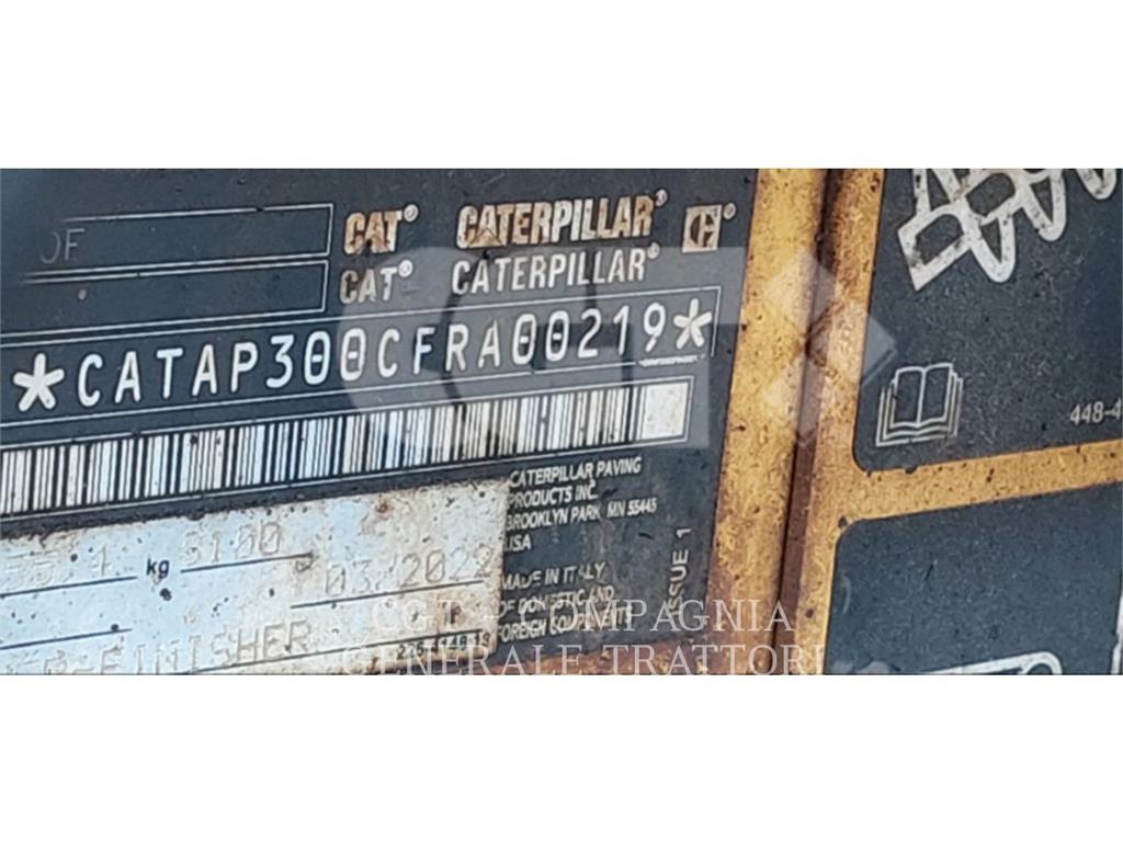 CAT AP300F Asfaldilaoturid