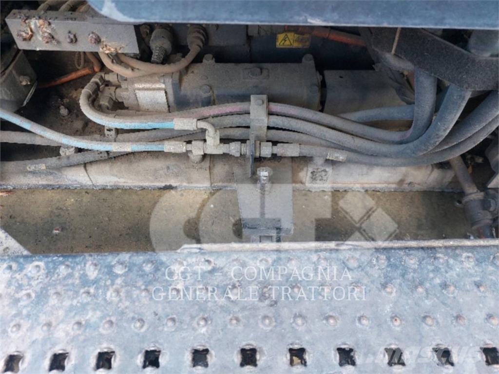 CAT AP500F Asfaldilaoturid