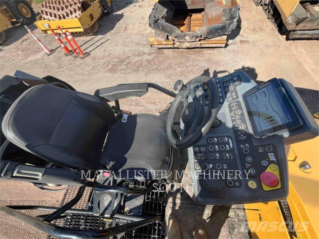 CAT AP555 Asfaldilaoturid