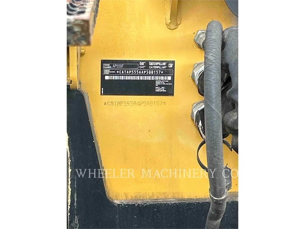 CAT AP555F Asfaldilaoturid