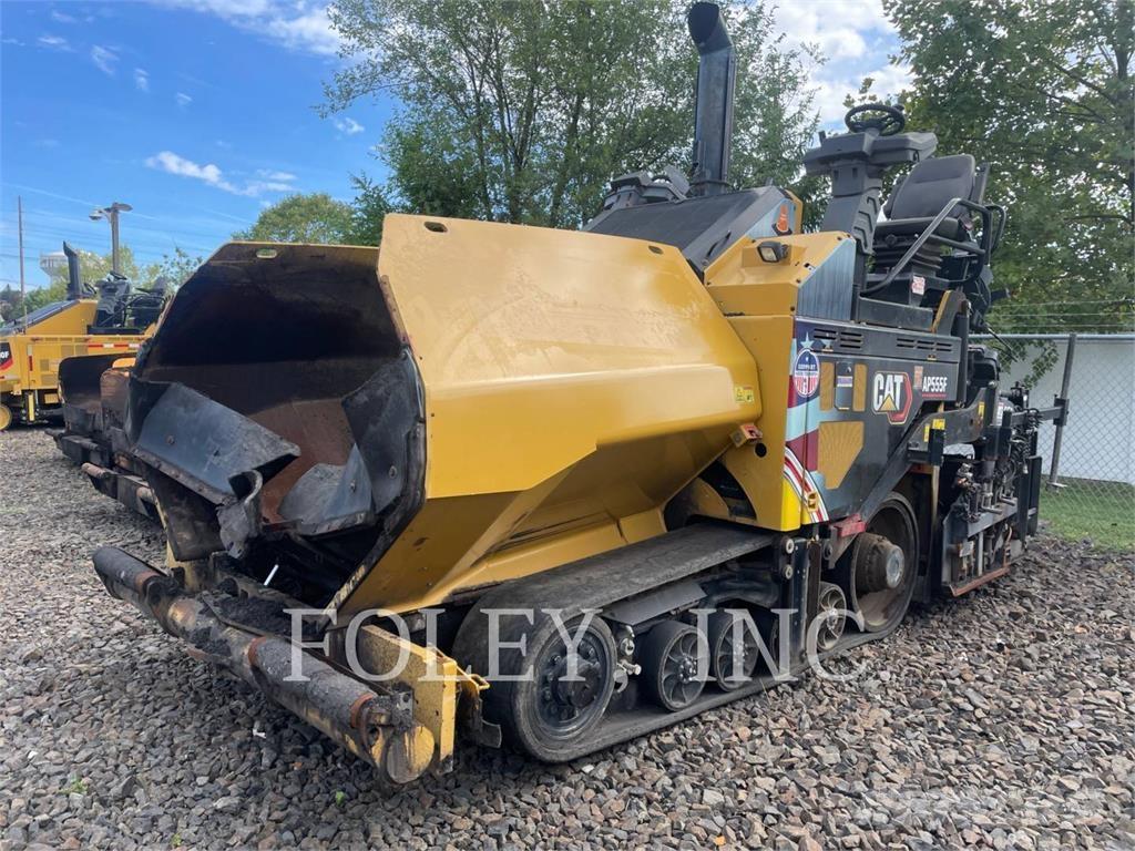 CAT AP555F Asfaldilaoturid