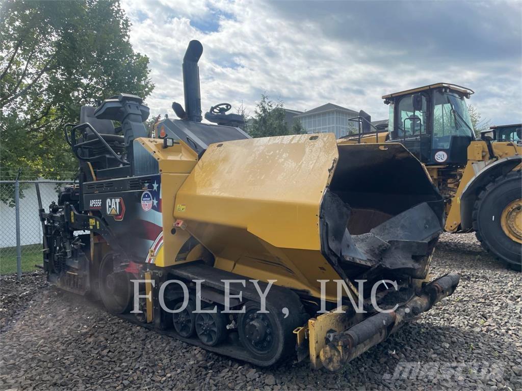 CAT AP555F Asfaldilaoturid
