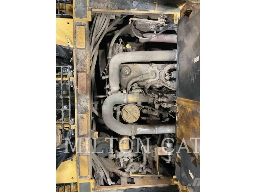 CAT AP555F Asfaldilaoturid