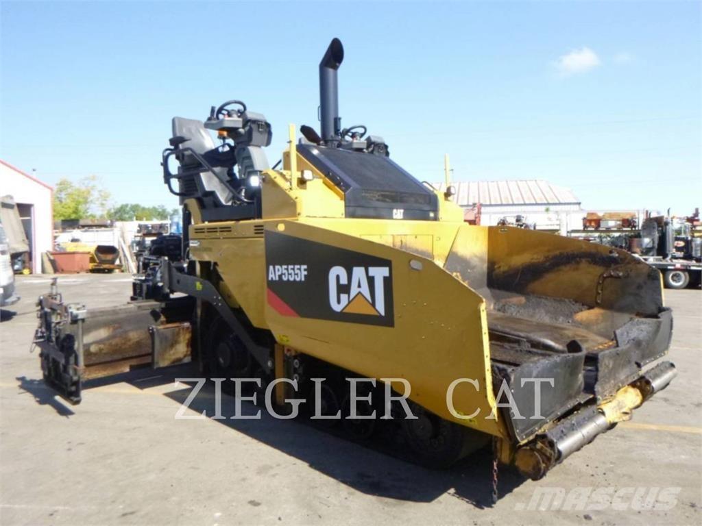 CAT AP555F Asfaldilaoturid
