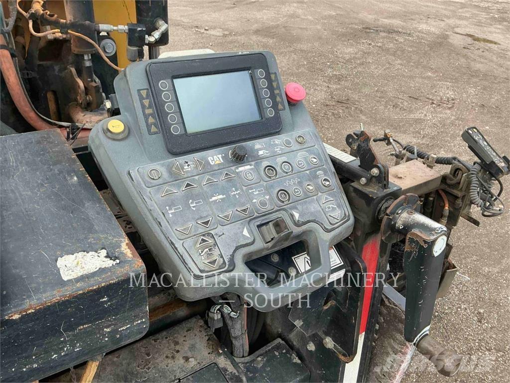 CAT AP655F Asfaldilaoturid