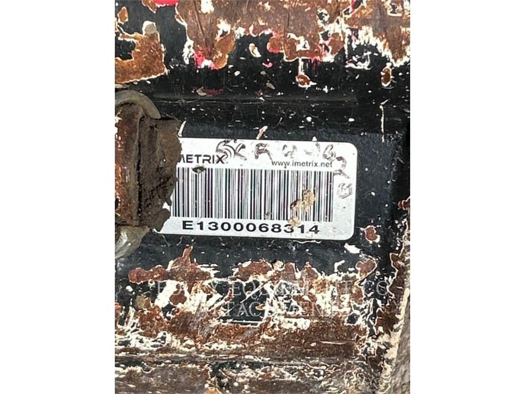 CAT BK300P15 Roomikekskavaatorid